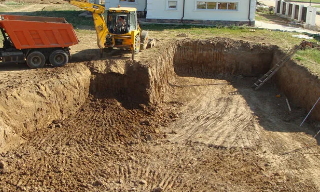 Рытье котлованов под фундамент в Новороссийске – цена от 2581 руб. за м3 | 2Землекопа-Нвр